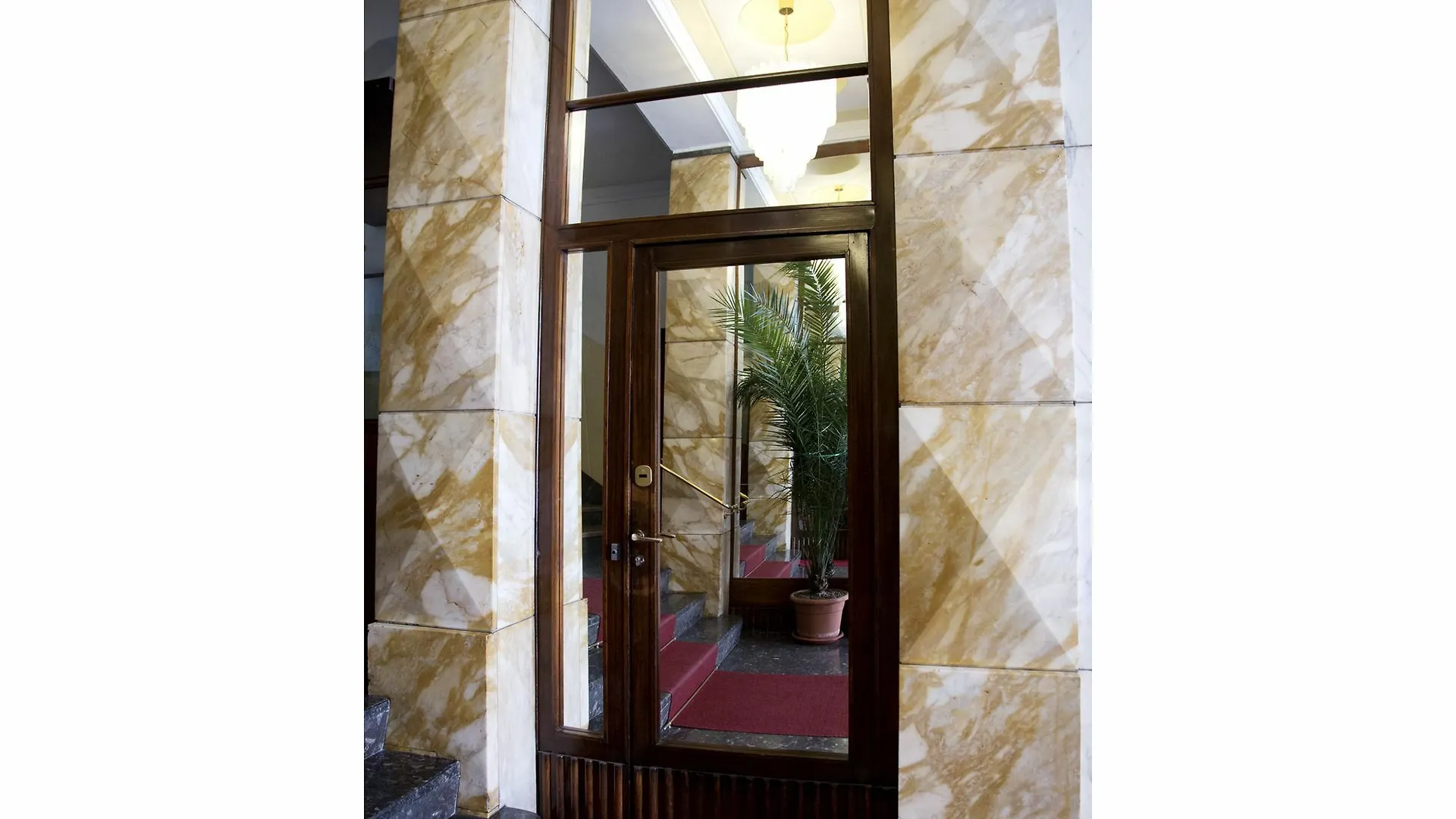 Hintown S. Lorenzo Arcade Milano